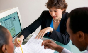 female-financial-advisor_476x290